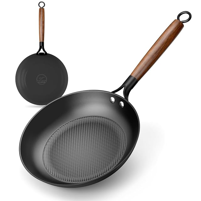 YUTANN 20 cm lightweight cast iron skillet with wooden handle